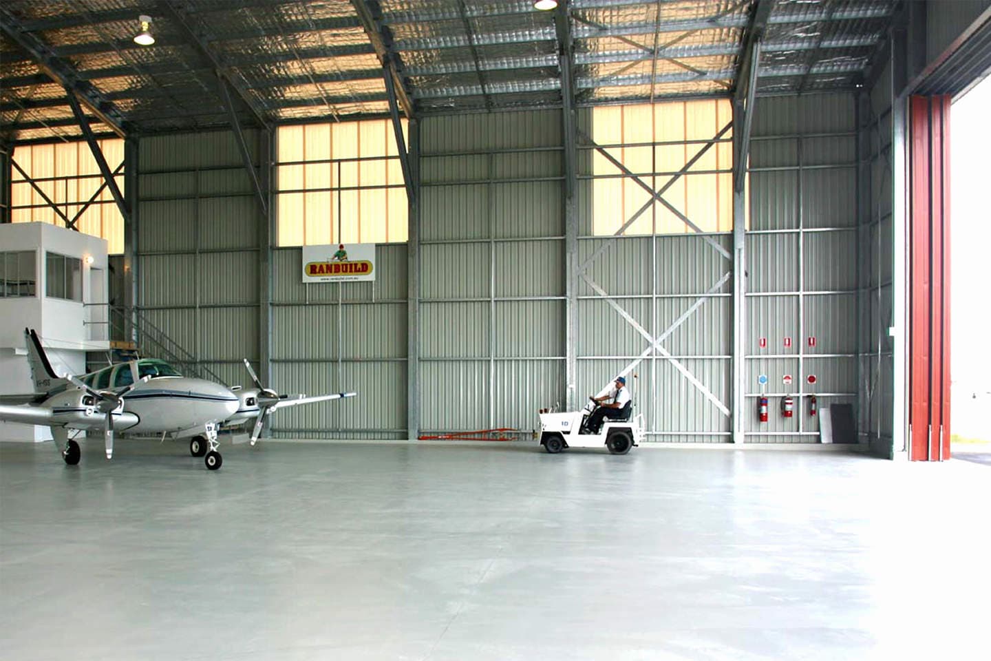 Industrial hangar building
