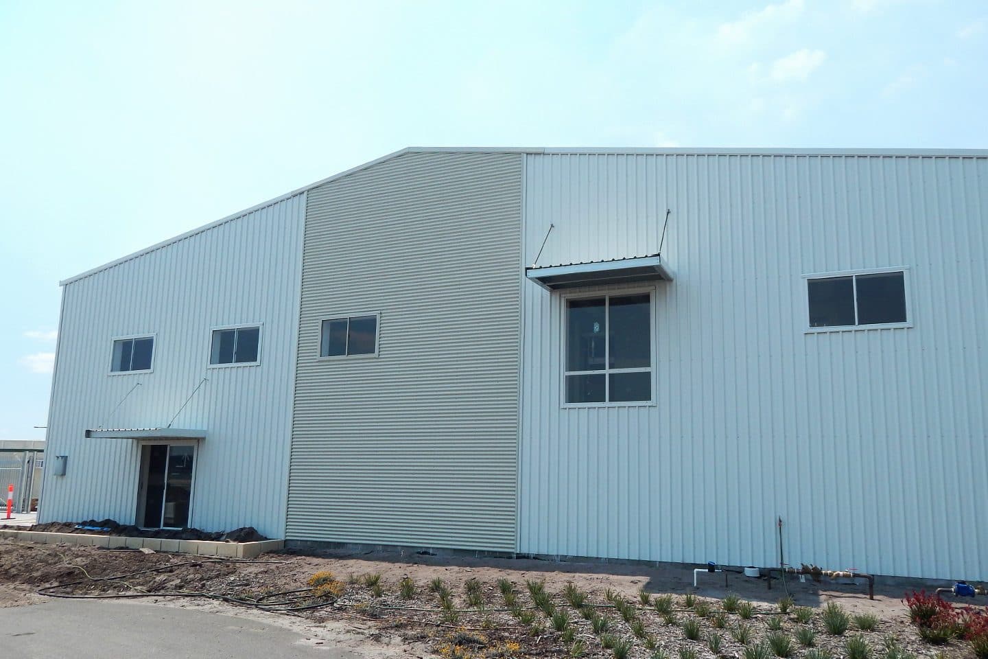 Aircraft hangar