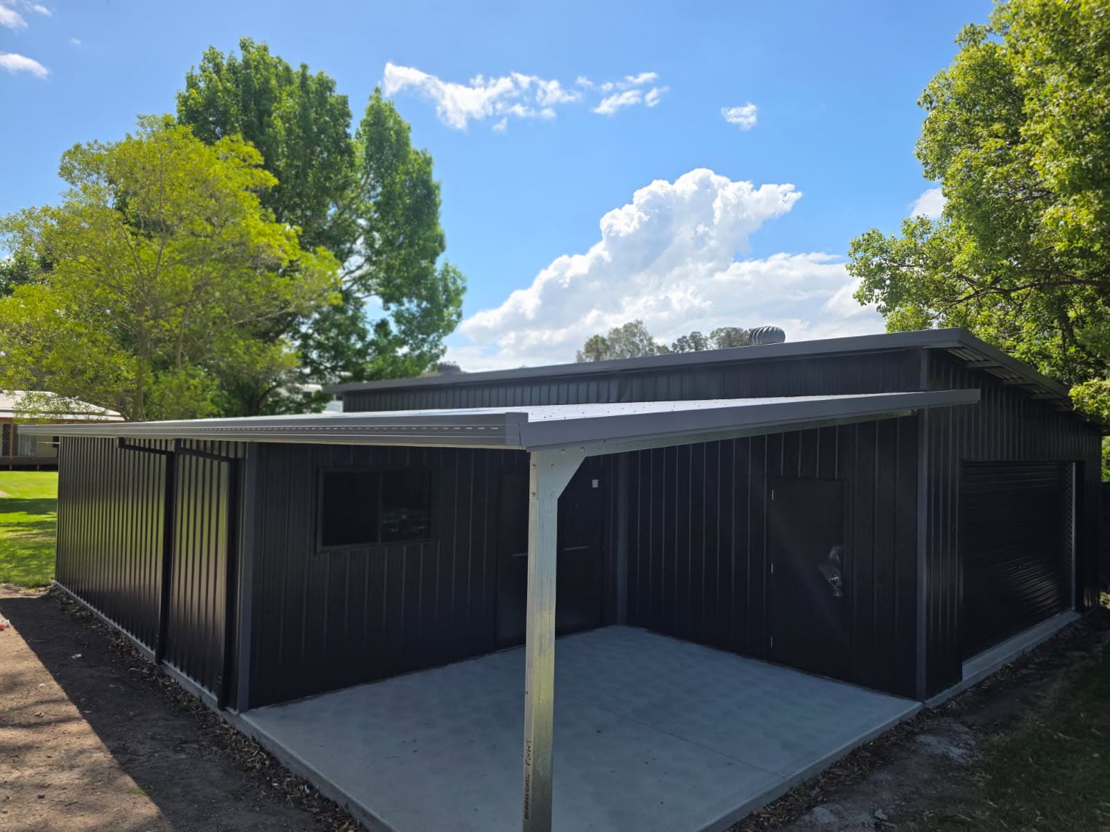 Garage with Eaves
