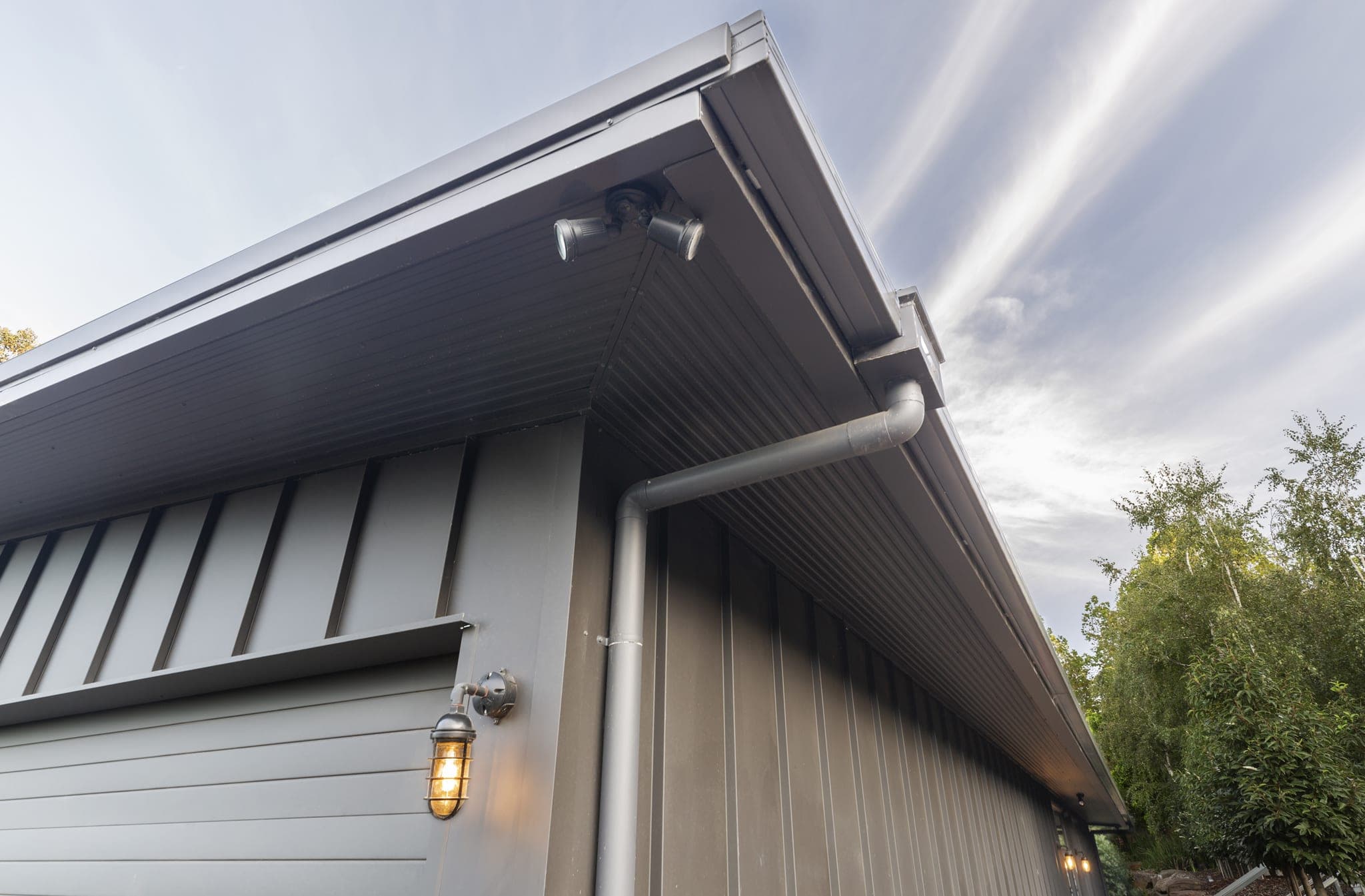 Garage with eave overhangs