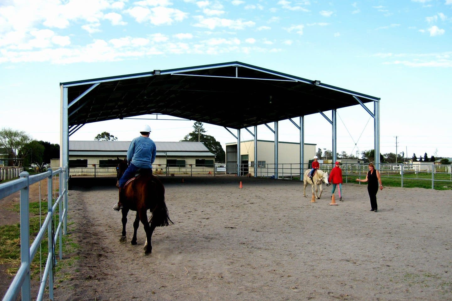 Riding arena