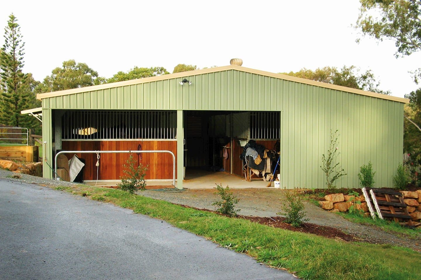 Stable building